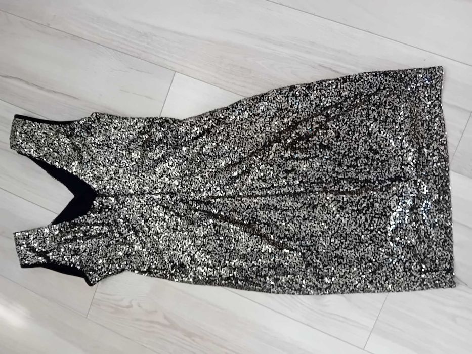 Официални рокли М размер