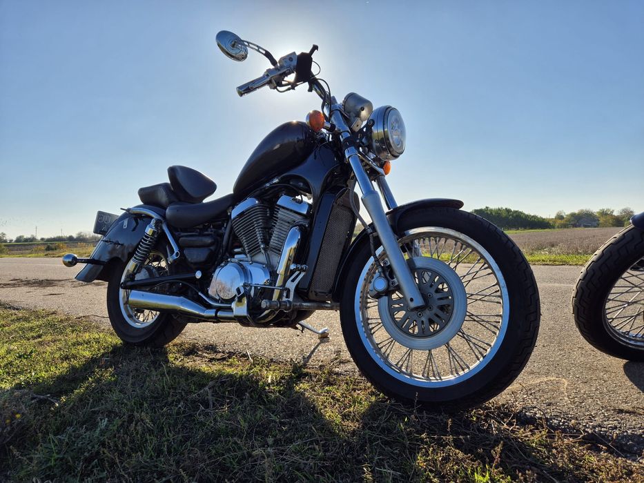 Suzuki Intruder VS 800