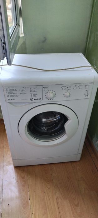 Стиральная машинка indesit