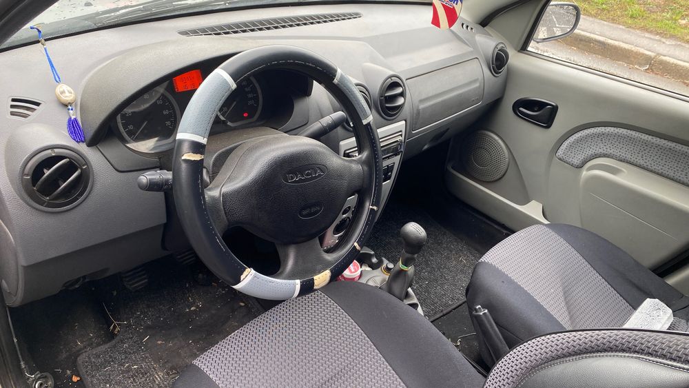 Vând Dacia logan an 2005