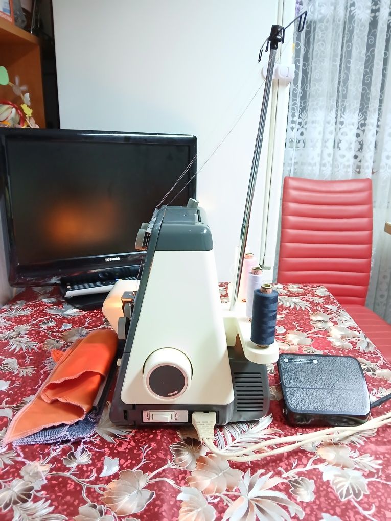 Masina de încheiat si surfilat OVERLOCK PRIVILEG 4000 -1