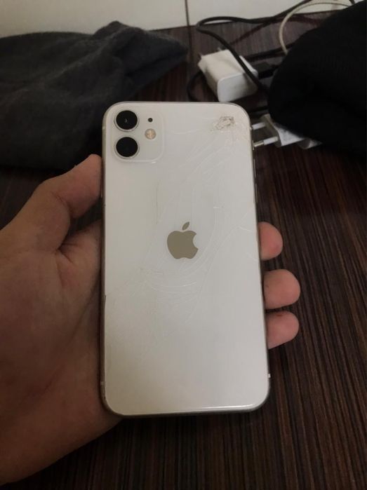 iPhone 11 128GB WHITE