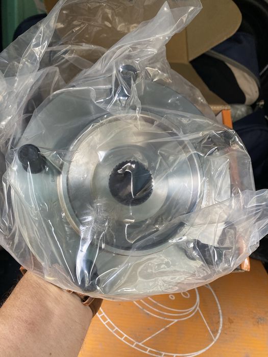 Продается помпа и ступица