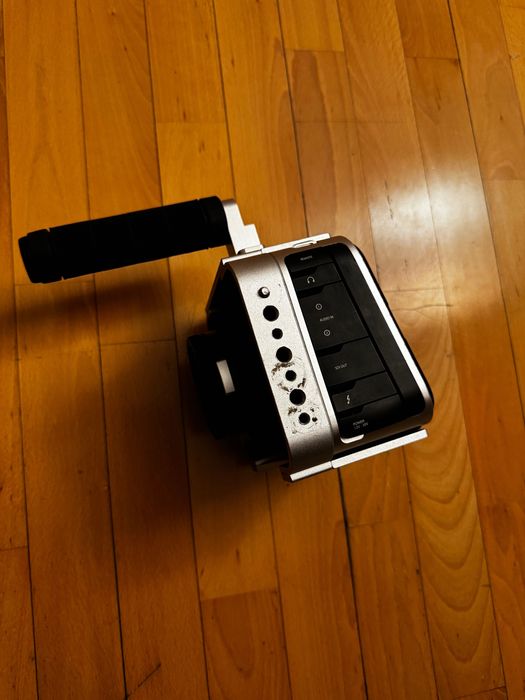 Vând Blackmagic Cinema Camera 2.5k la cutie