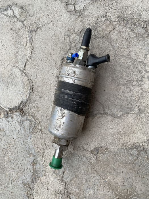 Продам на мерс 124 бензанасос!