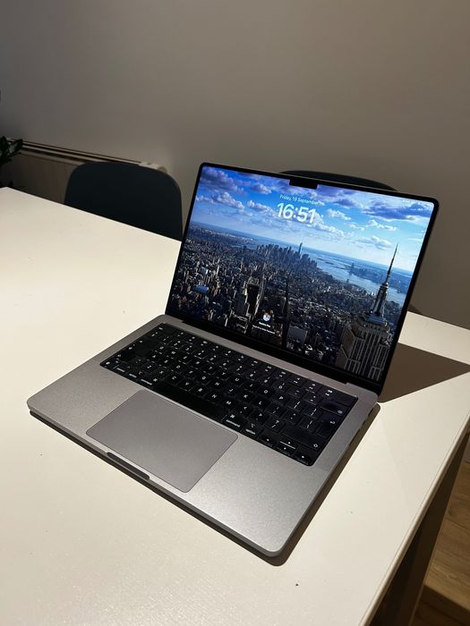 MacBook Pro 14 inch 2021