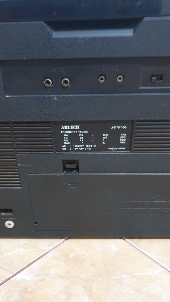 Radio casetofon Artech J8181 DL