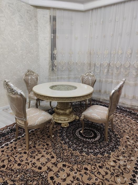 Sheyx modeldagi stullar