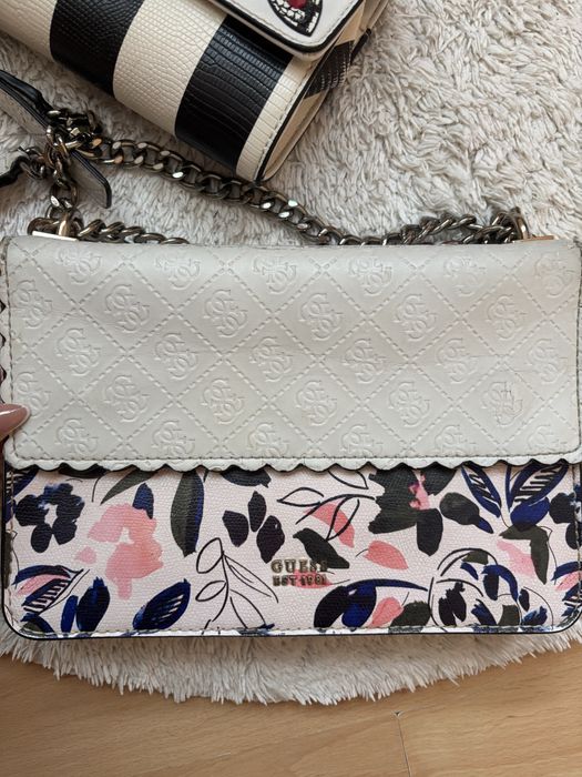 2 оригинални чанти GUESS/обща цена- 30 лв