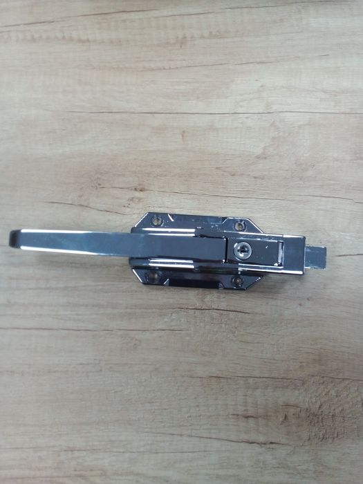 Брави за хладилна камера