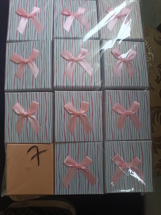 Taqinchoqlar uchun podarochniy karopka va xaltachalar