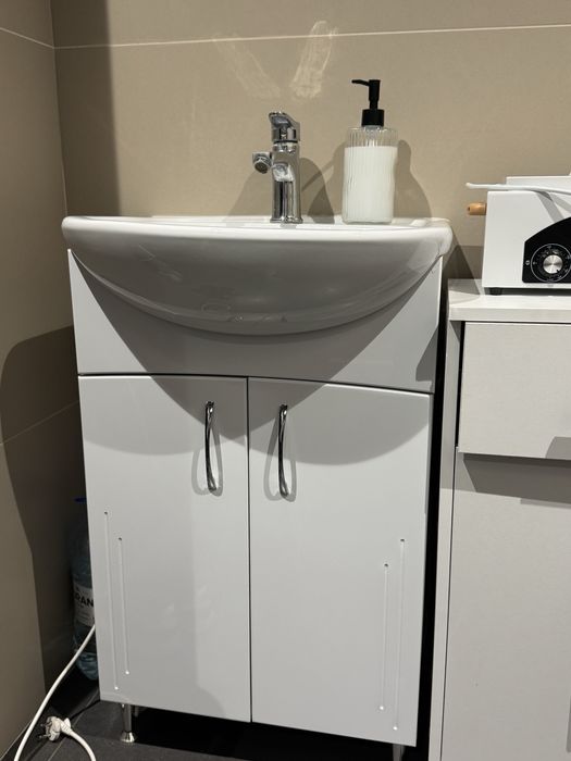 Раковина со шкафчиком