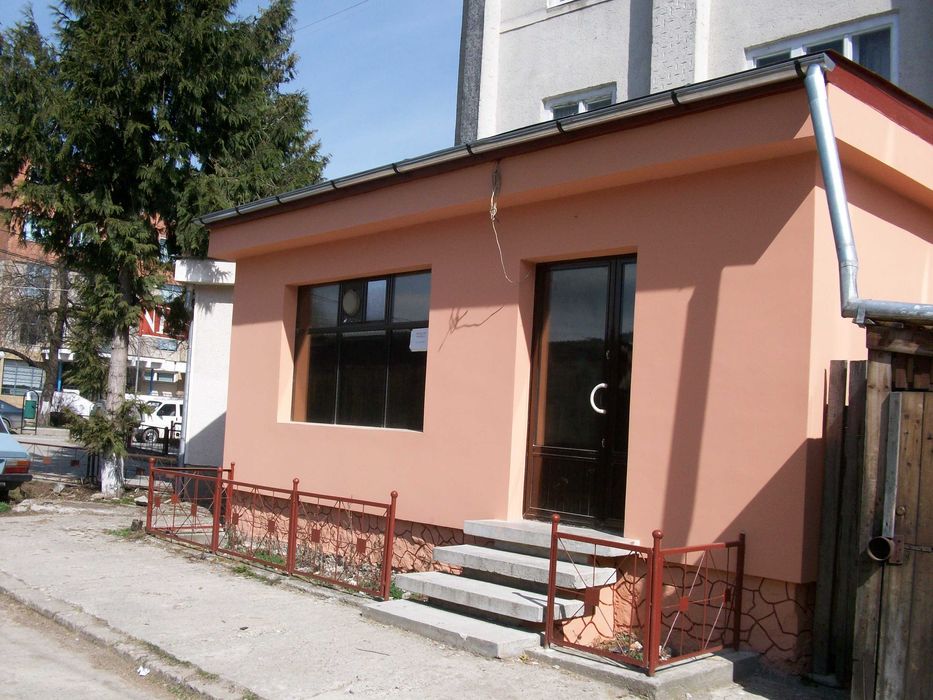 INCHIRIEZ SPATIU COMERCIAL Vizavi de spital Viseu de Sus