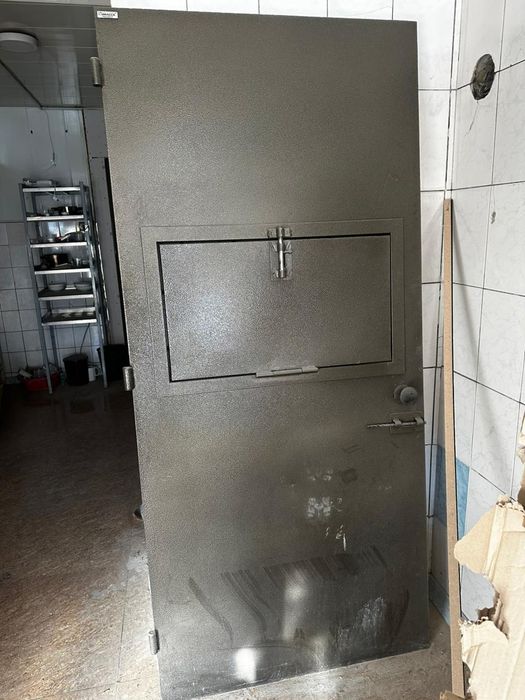 Продам дверь железный