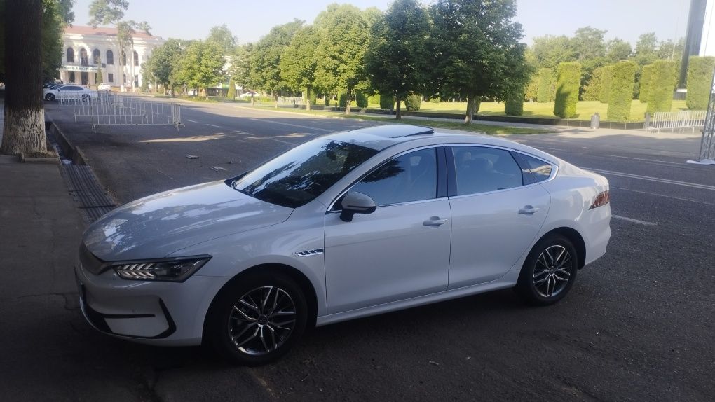 BYD QIN PLUS Beyond 510 км. 4 позиция. Люк.