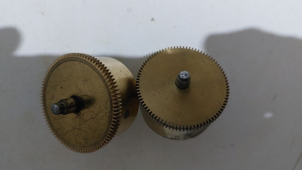 casetă arc ceas cu pendul