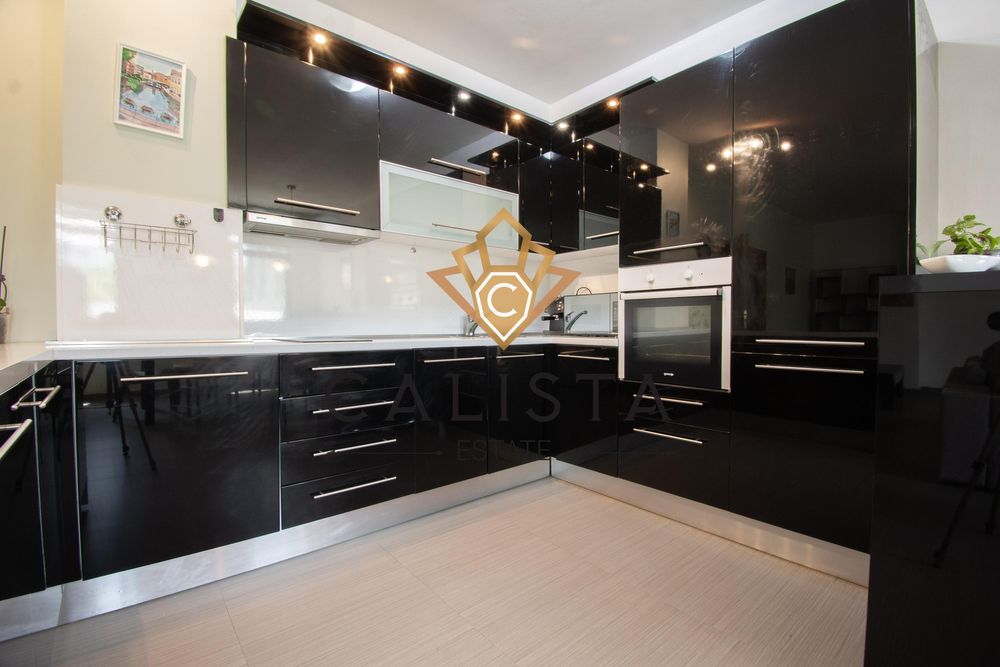 Тристаен апартамент под наем в центъра на София, 2157265