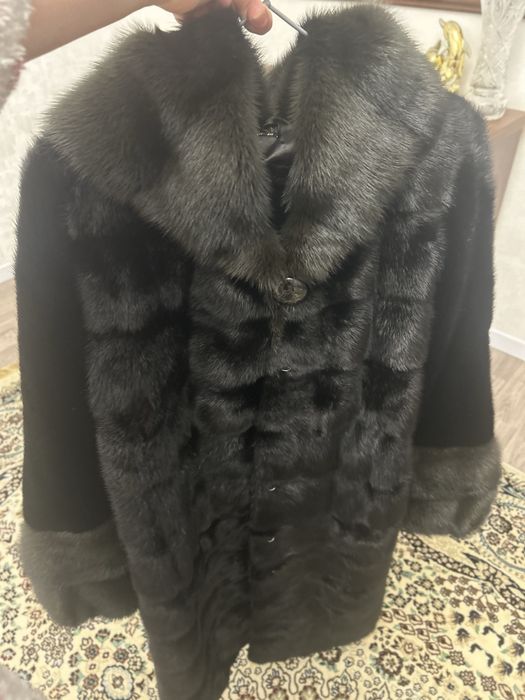 Шуба норковая черная с капюшоном