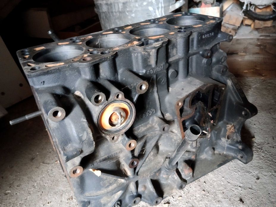 фольцваген шкода двигатель 1.9  запчасти