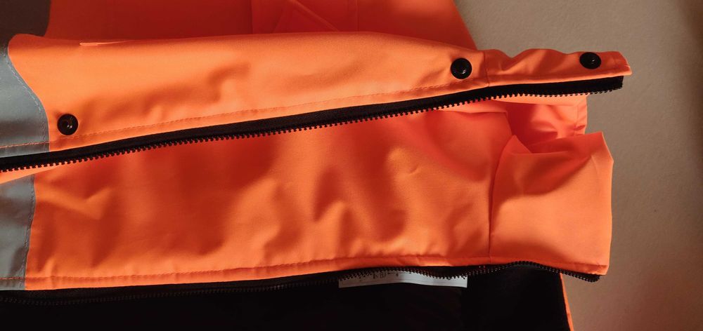 Vand scurta avertizoare+pelerina ploaie