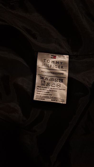 Vând geaca Tommy Hilfiger mărimea M