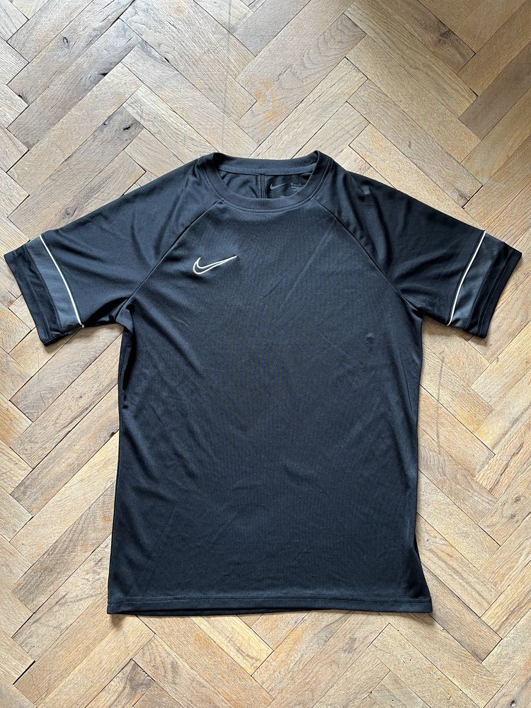 Мъжки тениски Nike Dri-Fit и Adidas