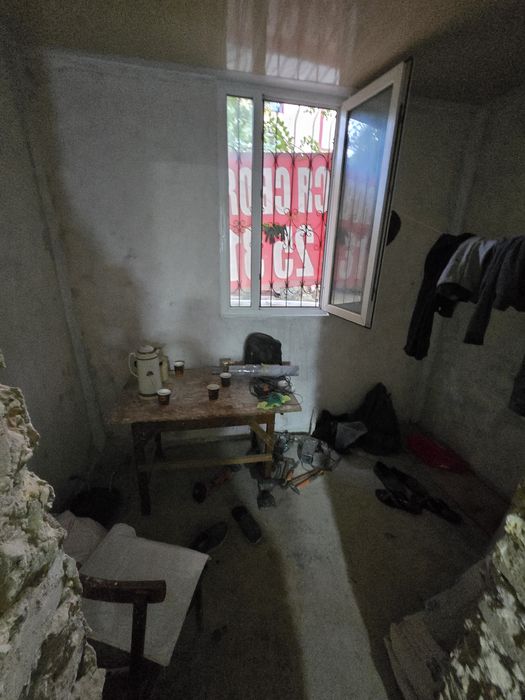 Акфа б/у 90×140  300сум и Решётка 200сум Чиланзар-13 Фархадский базар