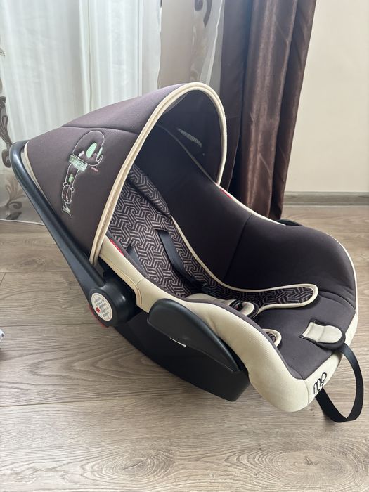 Столче за кола Moni babytravel с подложка за новородено