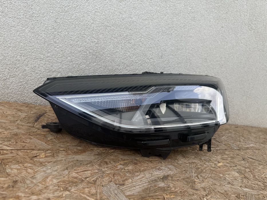 Far stanga Audi A4 B9 8W Facelift Full LED Original Europa