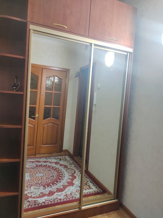 Шкаф в отличном состоянии в прихожую. Шкаф-купе