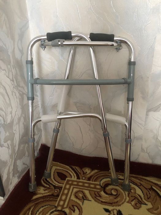 Ходунок для пожилых и взрослых