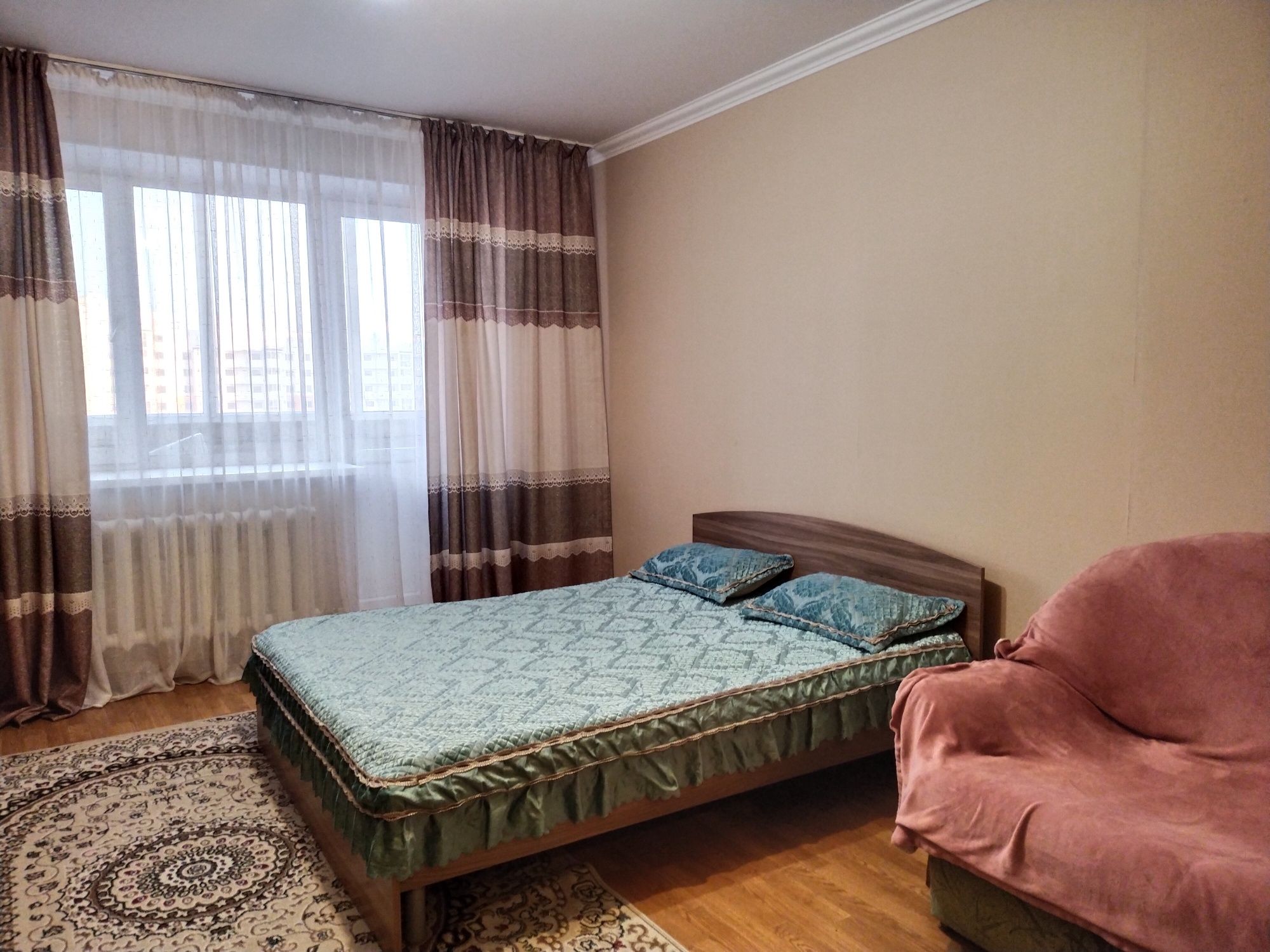 1 комнатная квартира посуточно почасам Айнаколь Кошкарбаева Жумабаева