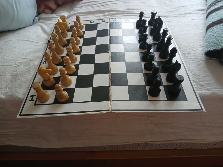 Продавам стар шах