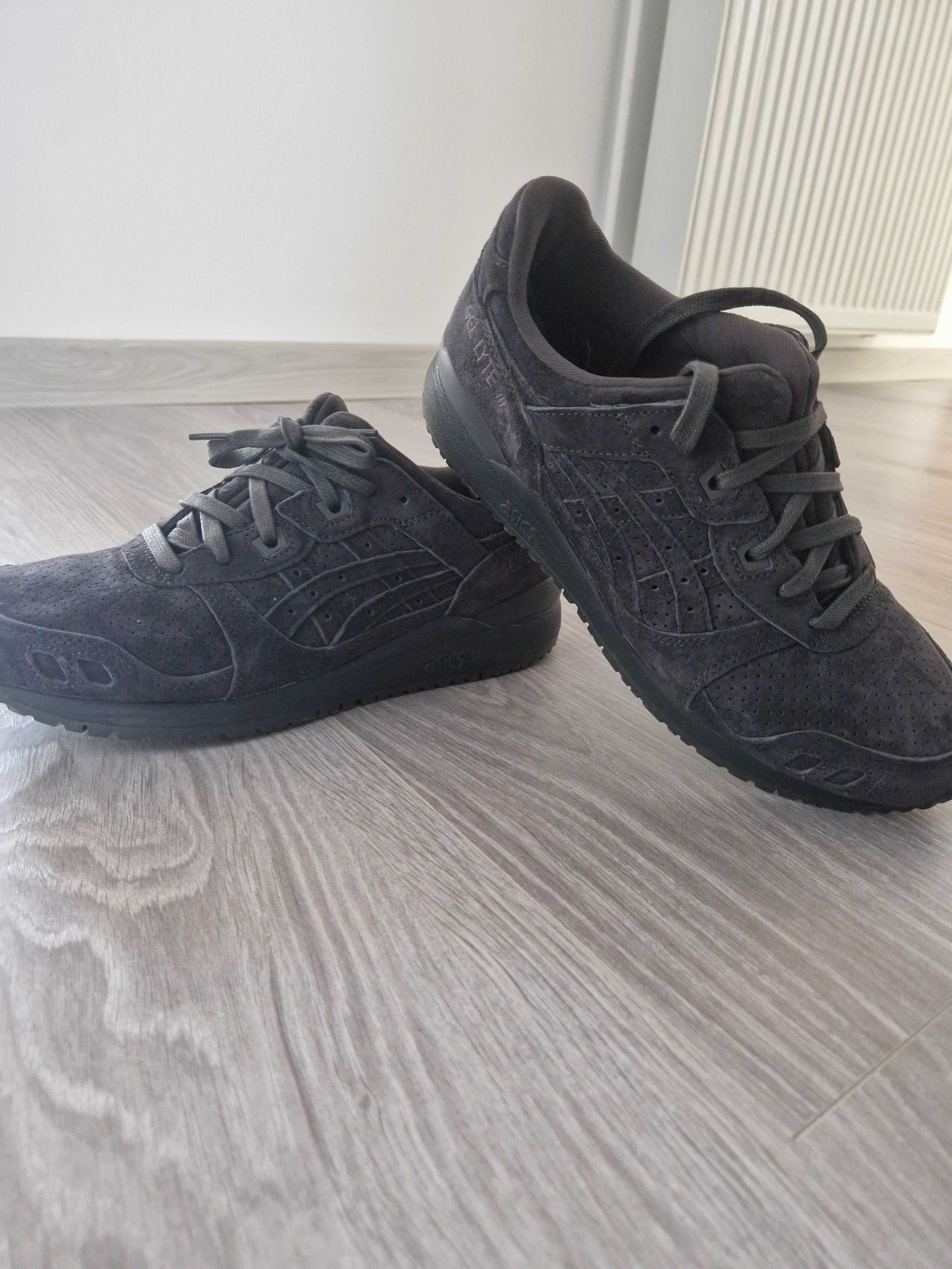 Asics NOI marime 42