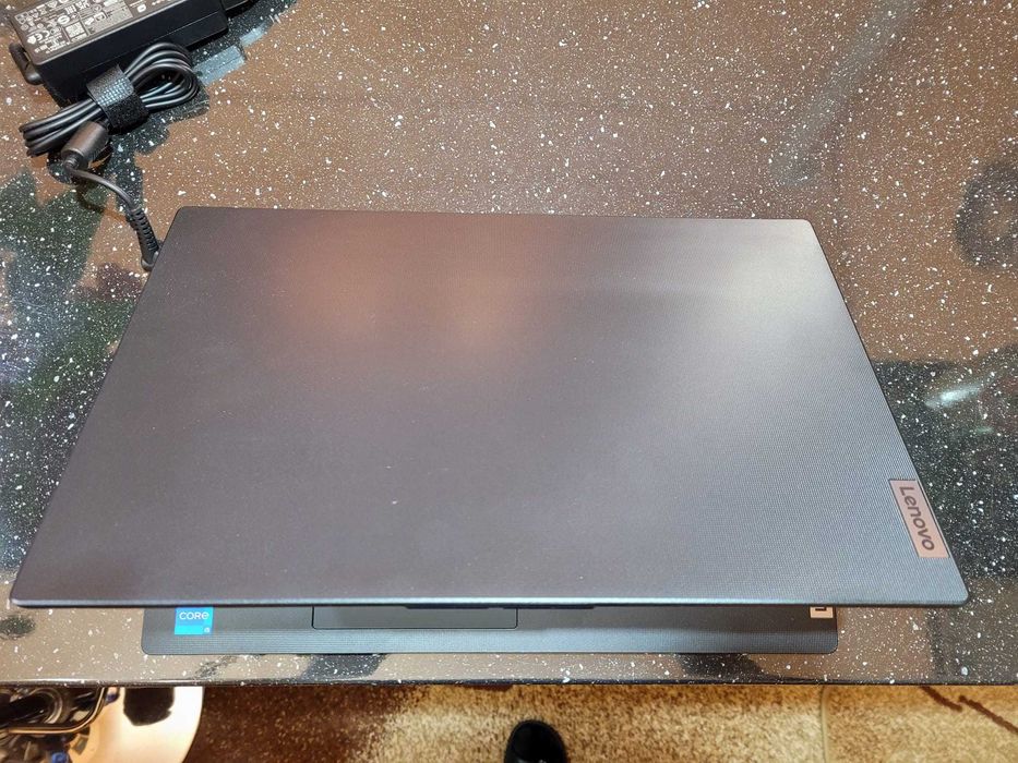 Laptop Lenovo V15 G4 cu procesor Intel® Core™ i5-13420H +cooler+mouse