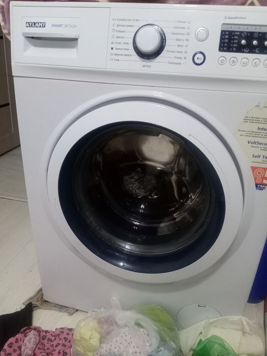 Продам на запчасти стиральную машинку