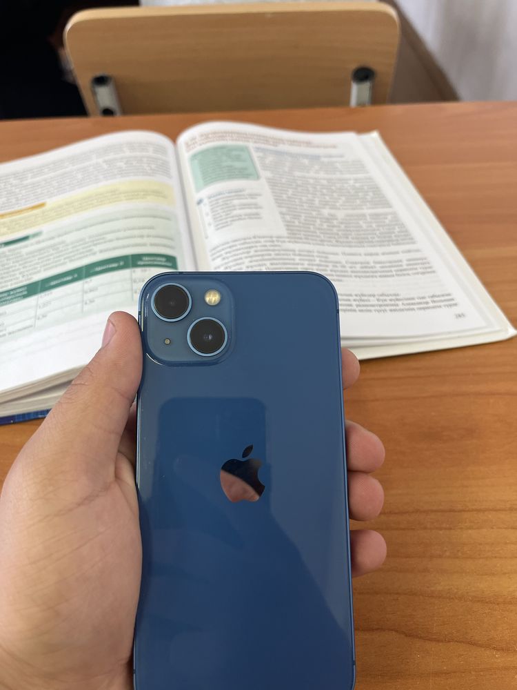 iPhone 13 colours blue 128гб 89акб