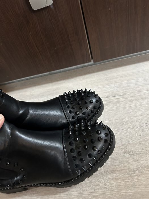 Дамски боти с шипове