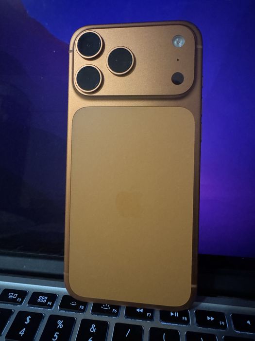 Като Нов! iPhone 17 Pro Max 256GB Orange Sim Lock