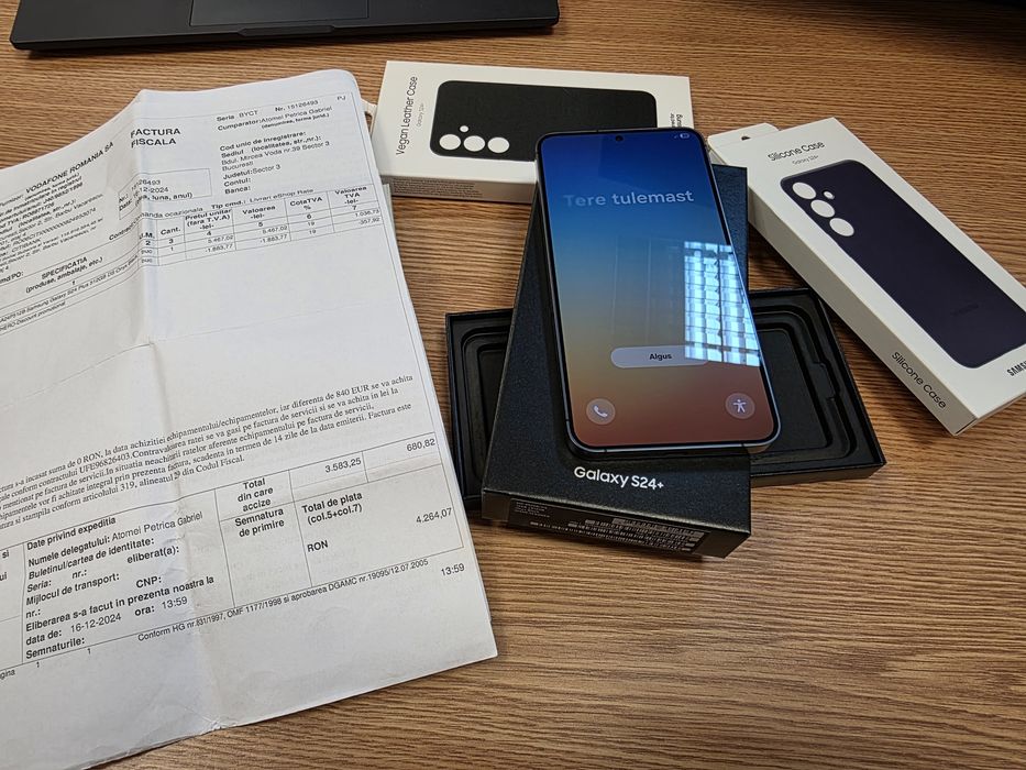 Vand Samsung Galaxy S24+ black 512gb in garantie pana dec 2026 ca Nou