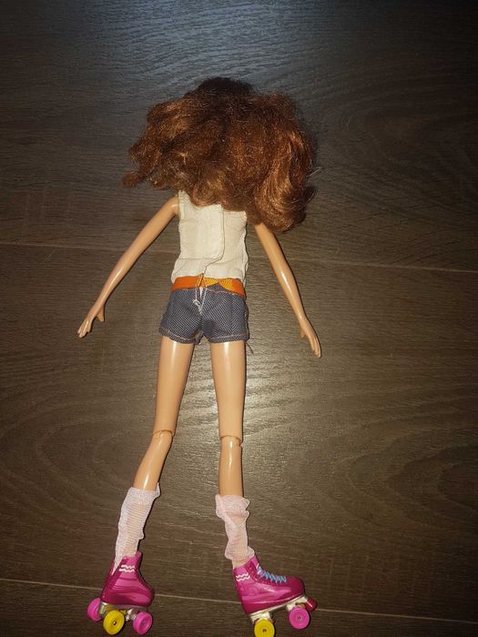 Кукла Сой Луна  с кънки