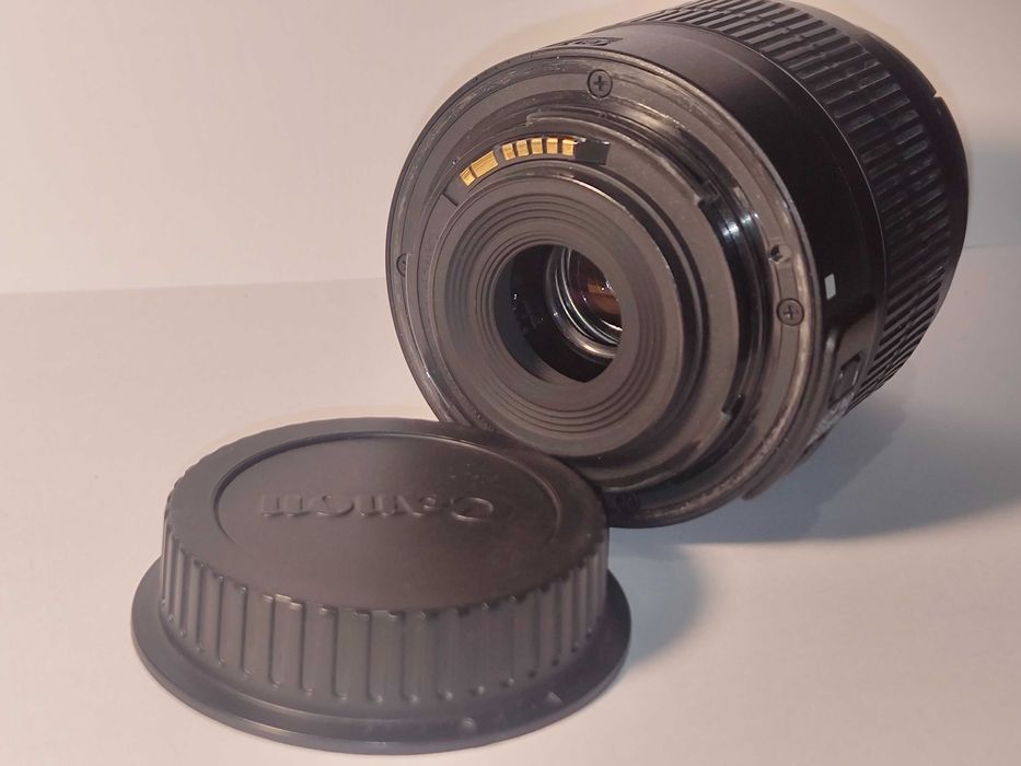 Obiectiv kit EF-S Canon EOS 1300d , 18-55mm  3.5-5.6