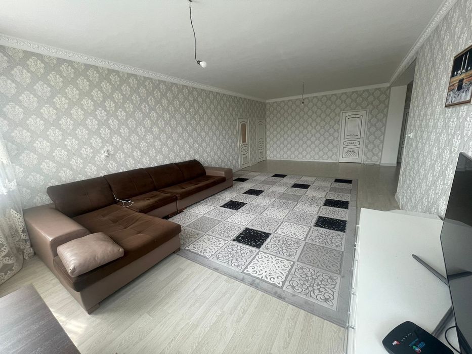 Продам Диван 4метровый