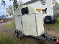 Remorcă speciala transport cai