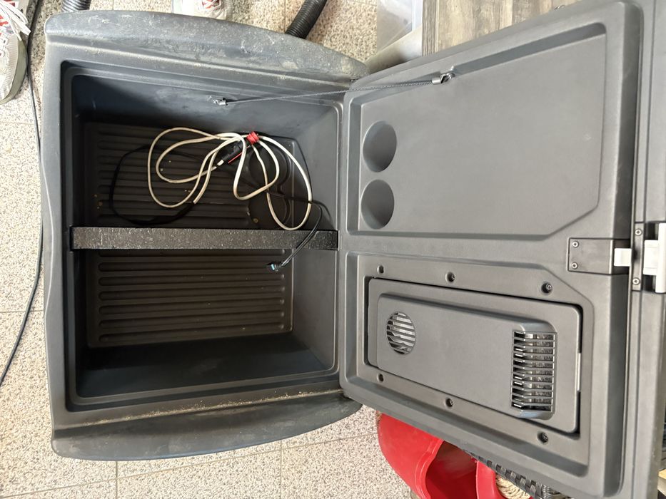 Lada frigorifica vw sharan originală