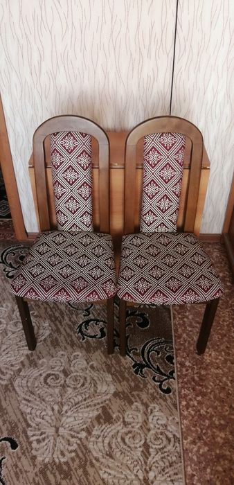 Продам новые стулья