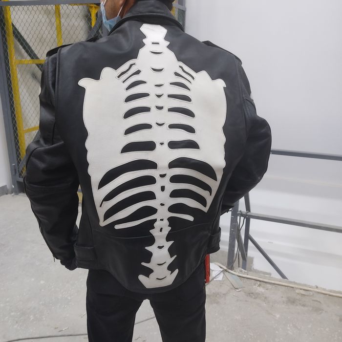 Куртка кожанная байкерская