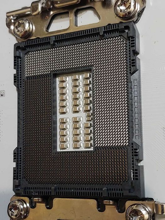 Intel Core i7 14700 + Gigabyte Z790 AORUS Elite AX ICE DDR5 Wi-Fi