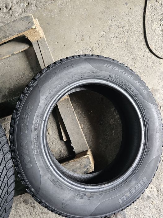 2 anvelope iarna 195 65 15 Pirelli