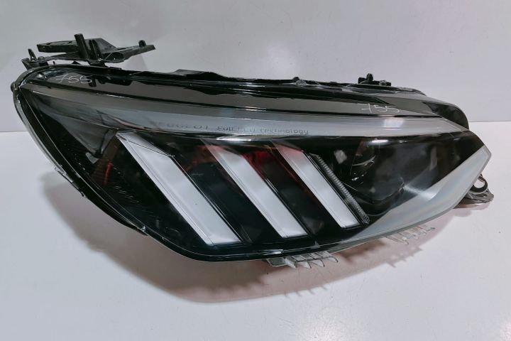 Far  Valeo Dreapta  9841641980 Peugeot 2008 prima generatie (facelift